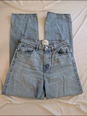BDG By Urban Outfitters Light Wash High-Rise Straight Jeans - Destroyed Knee